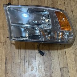 Ram 1500 Passenger Side Headlight