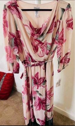 Size Small Dress New With Tag - Pickup From Northridge Area