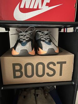 Yeezy Boost 700 Wash Orange Size 10.5