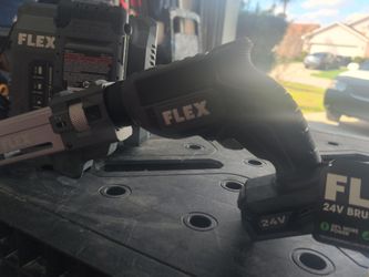 Flex screw driver