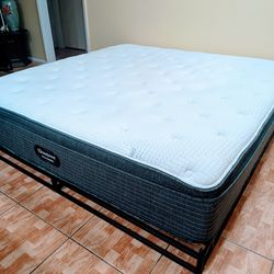 Beautyrest 14 inch King size mattress and box spring. Delivery av