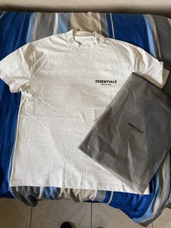 Essiental fear of god shirt size small