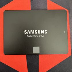 Samsung 1TB SSD Hard drive 