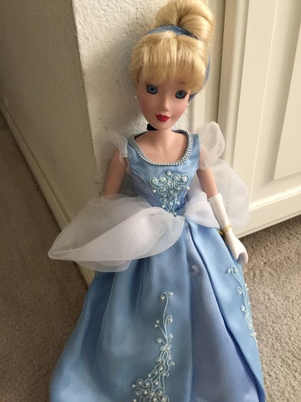 PORCELIN PRINCESS DOLL
