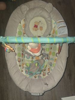 Baby bouncer - comes with extra batteries