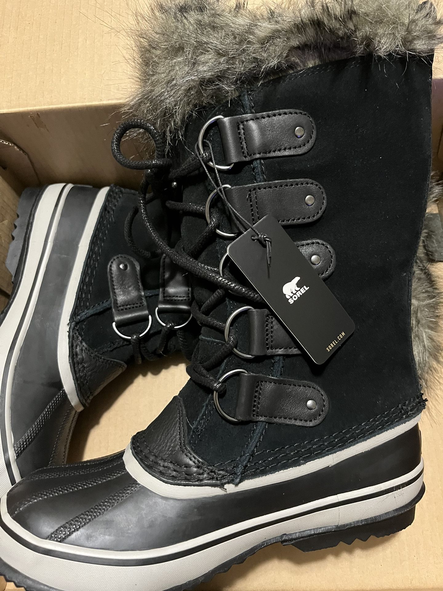 Boots sorel Size 8