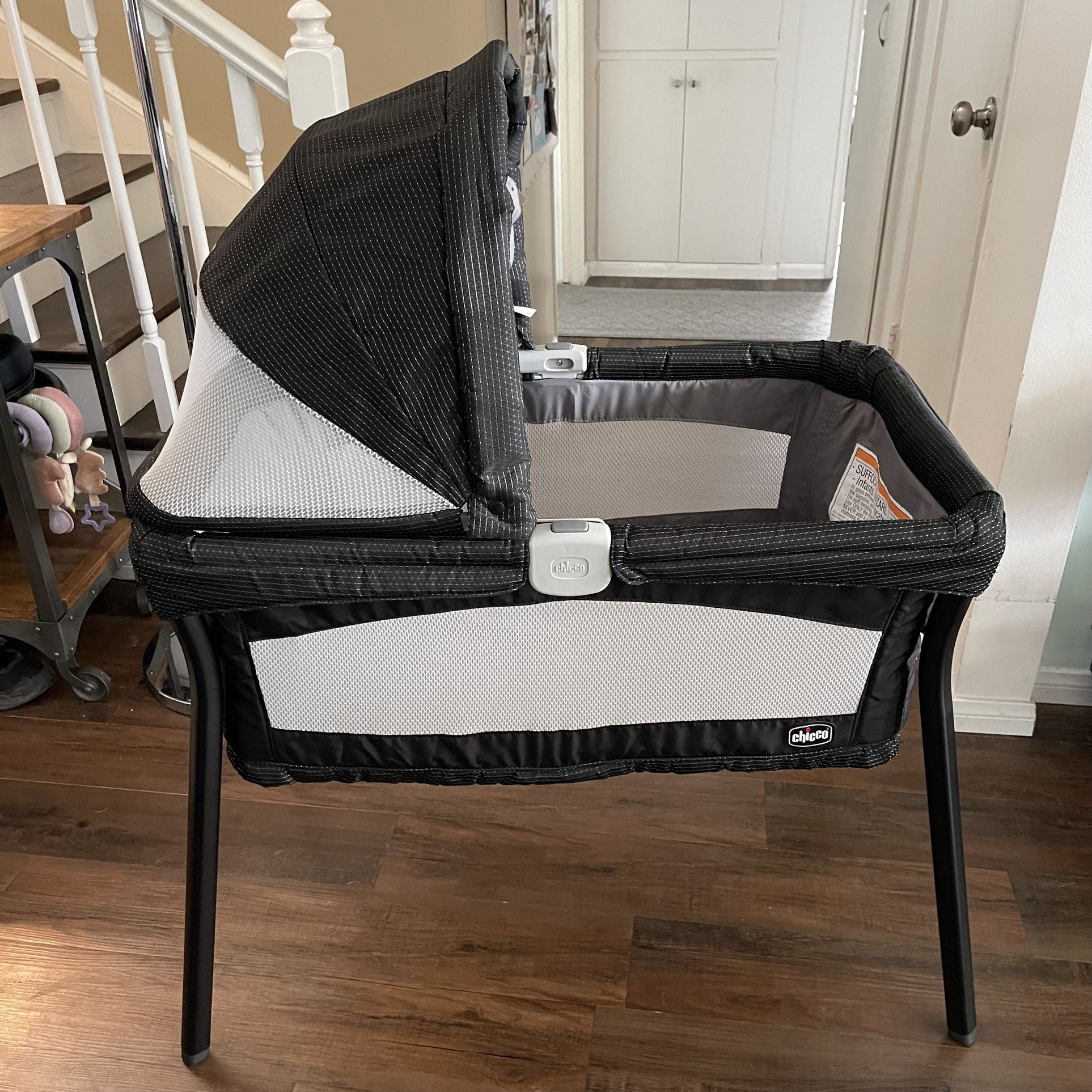 Chicco Lullago Primo Portable Bassinet