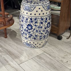 Chinoiserie Blue and White Porcelain Garden Stool