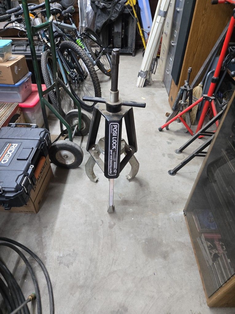 POSILOCK MODEL 116 GEAR/BEARING PULLER.