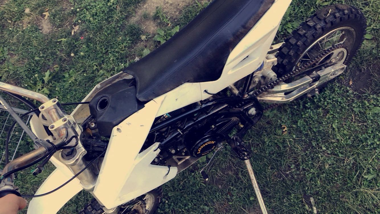 Loncin 125cc custom dirt bike 4 stroke