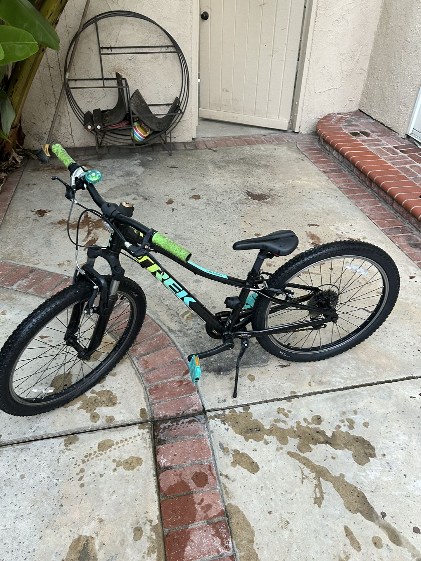 Trek Kids Bike Black, Green, And Blue 