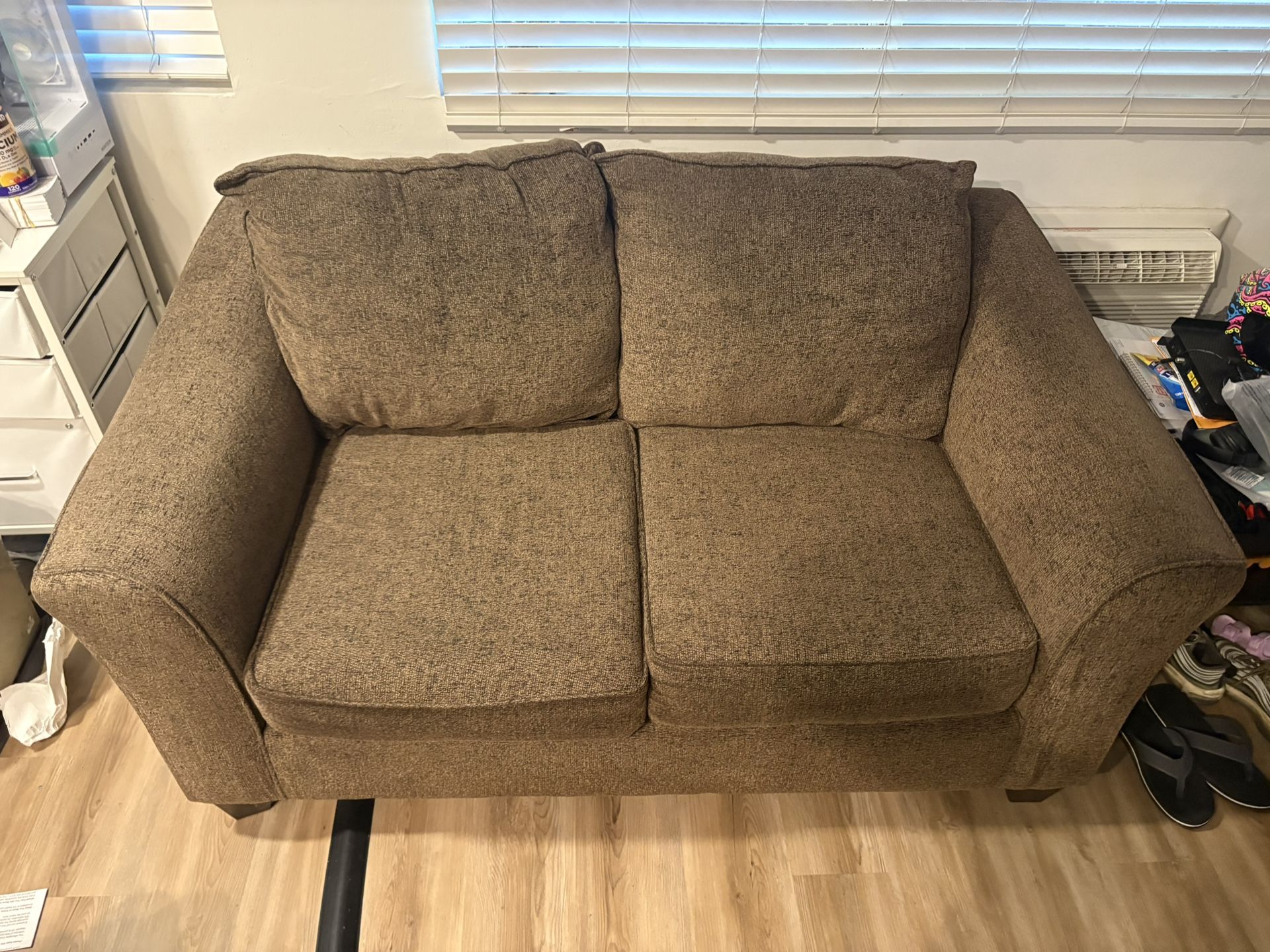 Couch / Loveseat