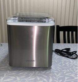 Vissani Ice Maker