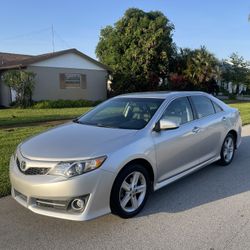 2012 TOYOTA  CAMRY SE CLEAN TITLE BEAUTIFUL 