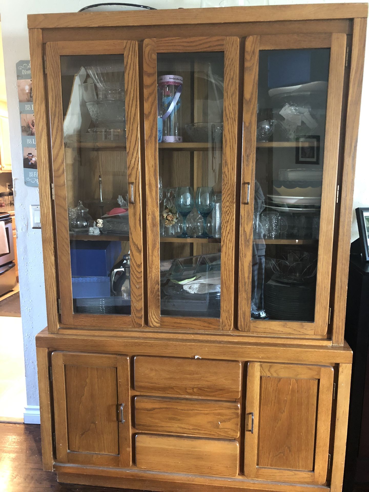 China with Hutch for Sale in Kent, WA OfferUp