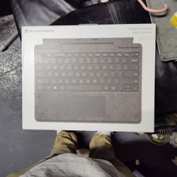 Microsoft Surface Pro Signature Keyboard