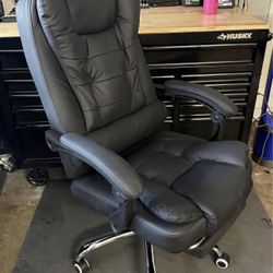 Office Chair with Footrest