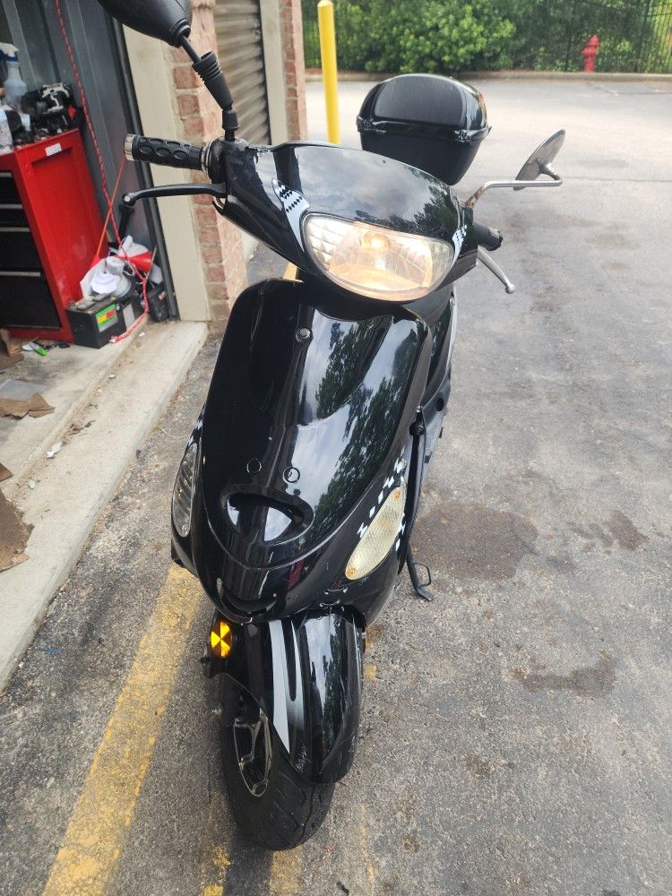50cc Scooter With Usb, Brand New Tires And Many New Parts