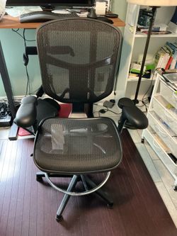 Adjustable High or Low seating.