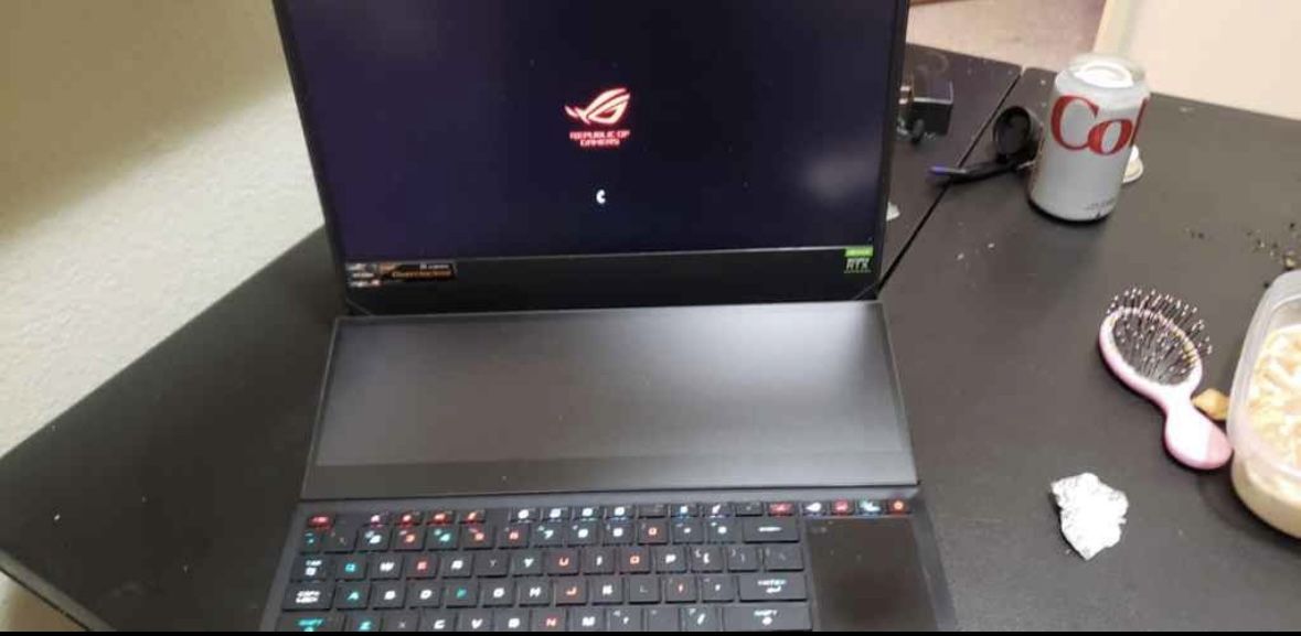 ROG Zephyrus Duo 16 GX650: AMD Ryzen 9 7945HX, 32GB RAM, 2TB SSD, NVIDIA GeForce RTX 4090,