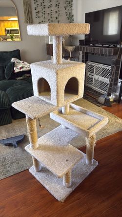Multi-Level Carpeted Cat Tree