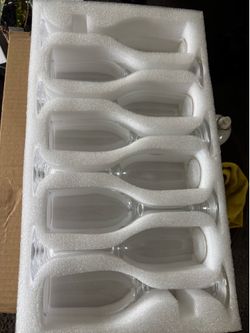 15 champagne glasses