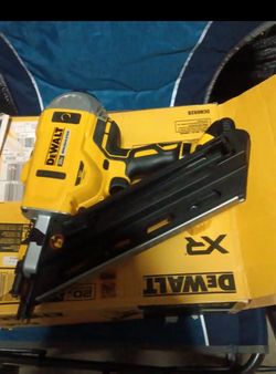 DEWALT 20V MAX XR Brushless Cordless Framing Nailer – BRAND NEW
