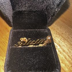 Alicia Gold Name 10k