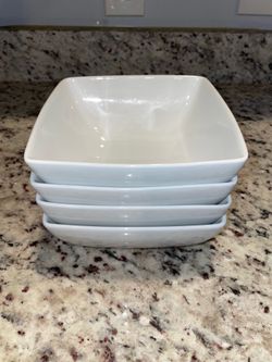 Dinnerware Set (11 pieces)