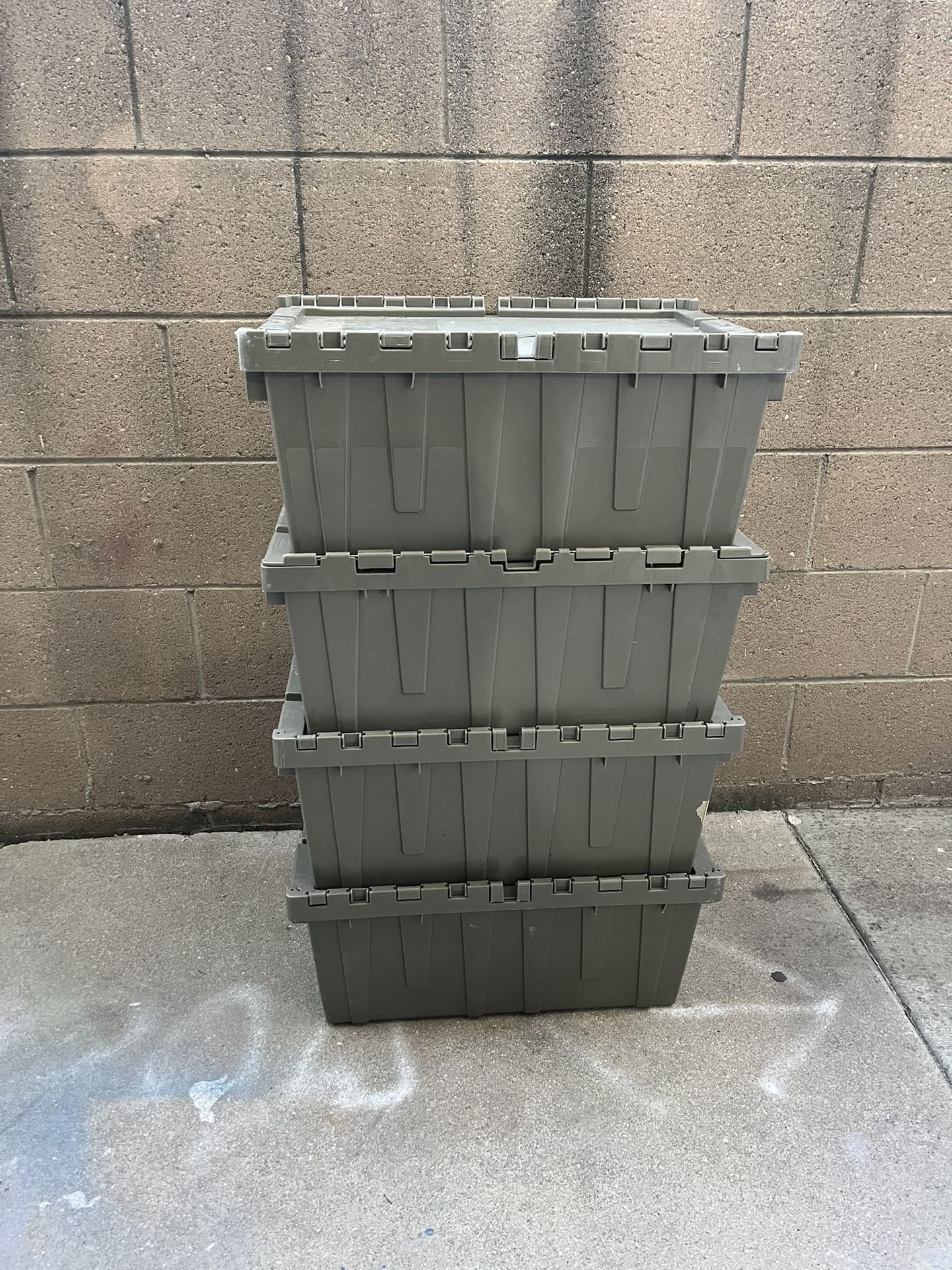 Heavy Duty Industrial Storage Totes with Lids