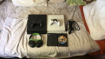 Ps4s controllers cords gta5 and headset