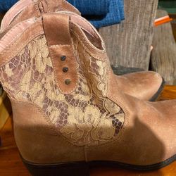 Boots Size 10