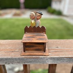 VINTAGE 1950s MECHANICAL WOODEN FOLK ART KISSING COUPLE CIGARETTE BOX