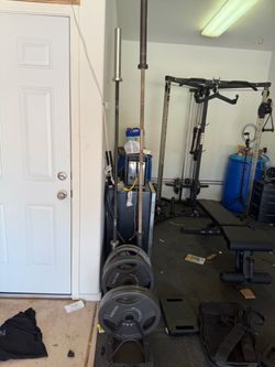 Folding squat, bench upright. Men’s and women’s rogue barbell. 6-45’s