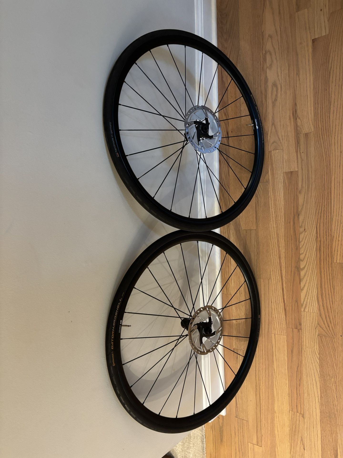 DT Swiss E1850 Aluminum Tubeless Wheelset With Ultegra Rotors