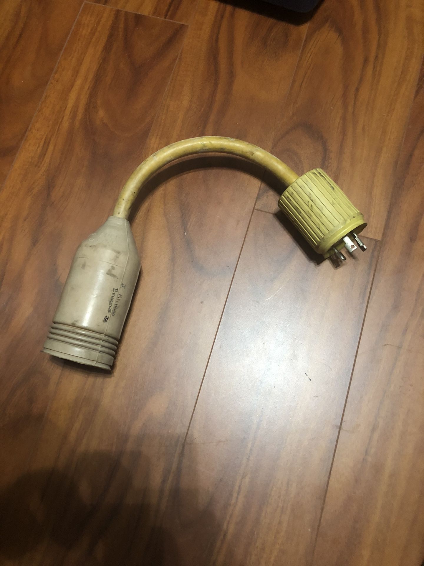 Yacht plug adapter