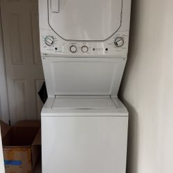 GAS GE Washer and Dryer Model GUD24GSSM0WW