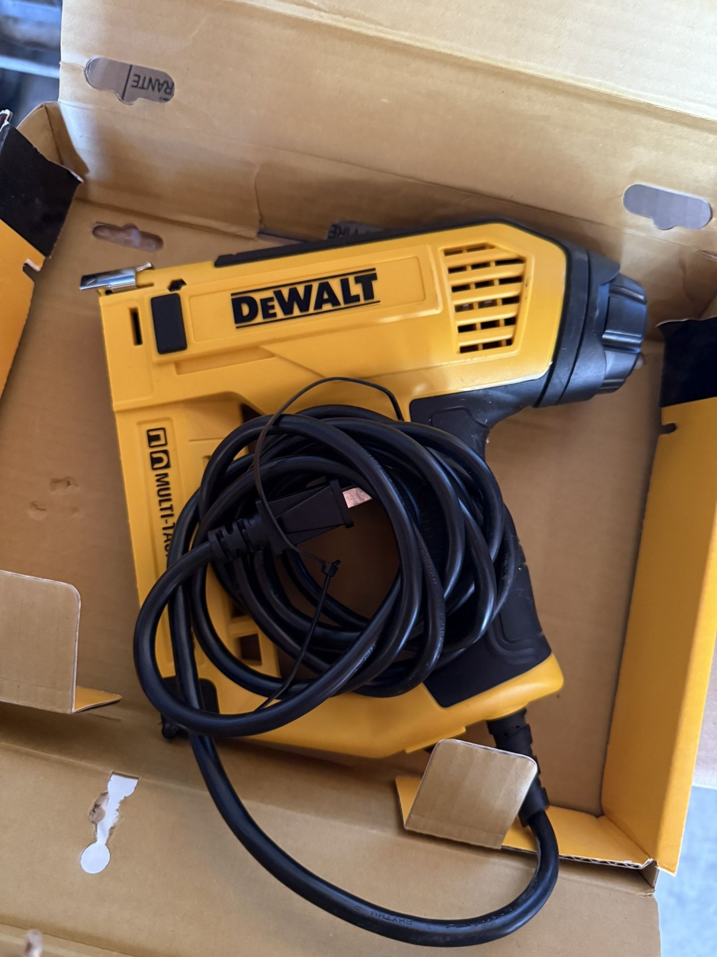 Dewalt 5-in -1 Tacker And Brad Nailer 