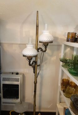 Vintage 3 light standing lamp tested and works