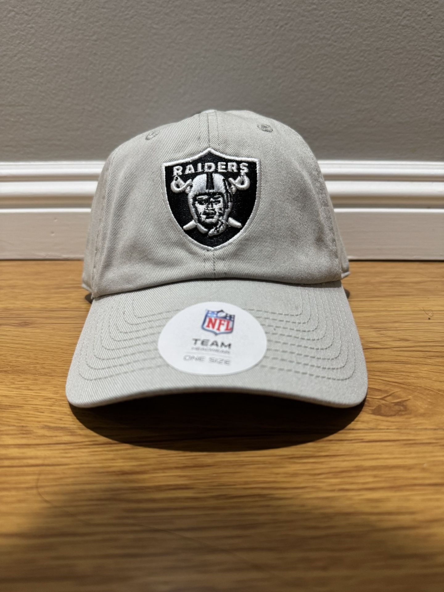 🏴‍☠️ Las Vegas Raiders Adjustable Hat – NEW 