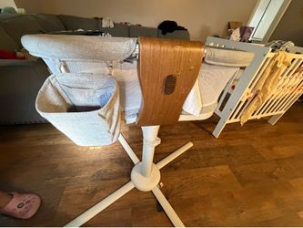Baby bassinet---Excellent condition