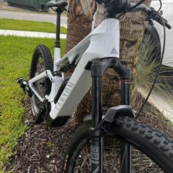 Canyon Spectral ON - EMTB 2024