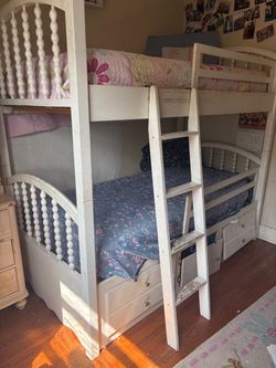 Free Bunk bed