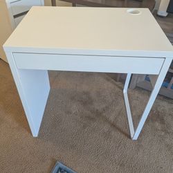 Ikea Micke Desk 29X19X29 Small Scratches/Marks
