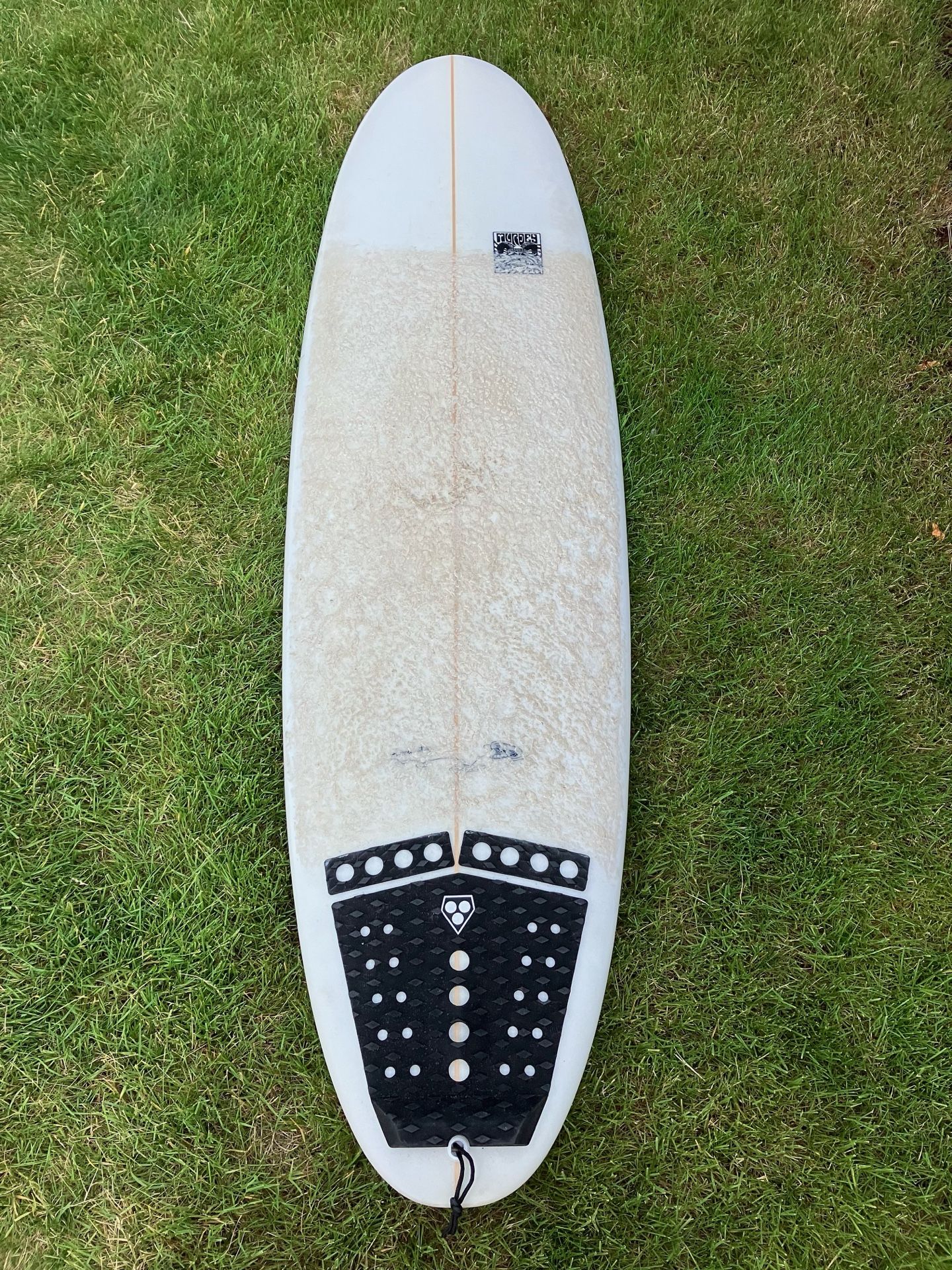 Surfboard short board