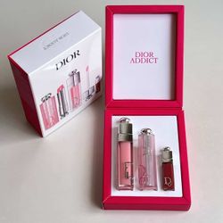 ✨ Lip Gloss Set – Elegant Gift Box ✨