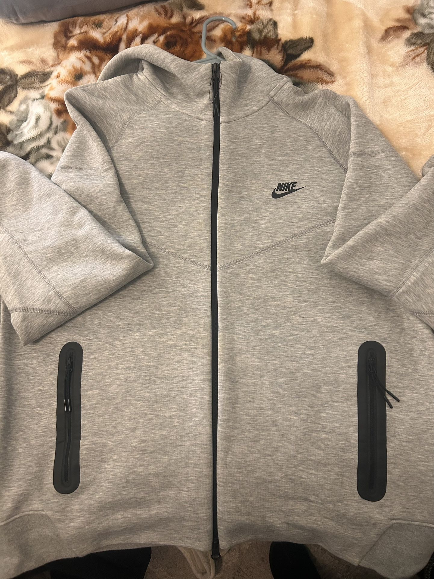 Nike Tech Sweater