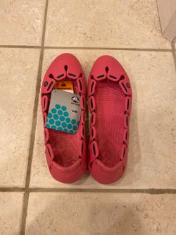 Crocs women sz 8, brand new