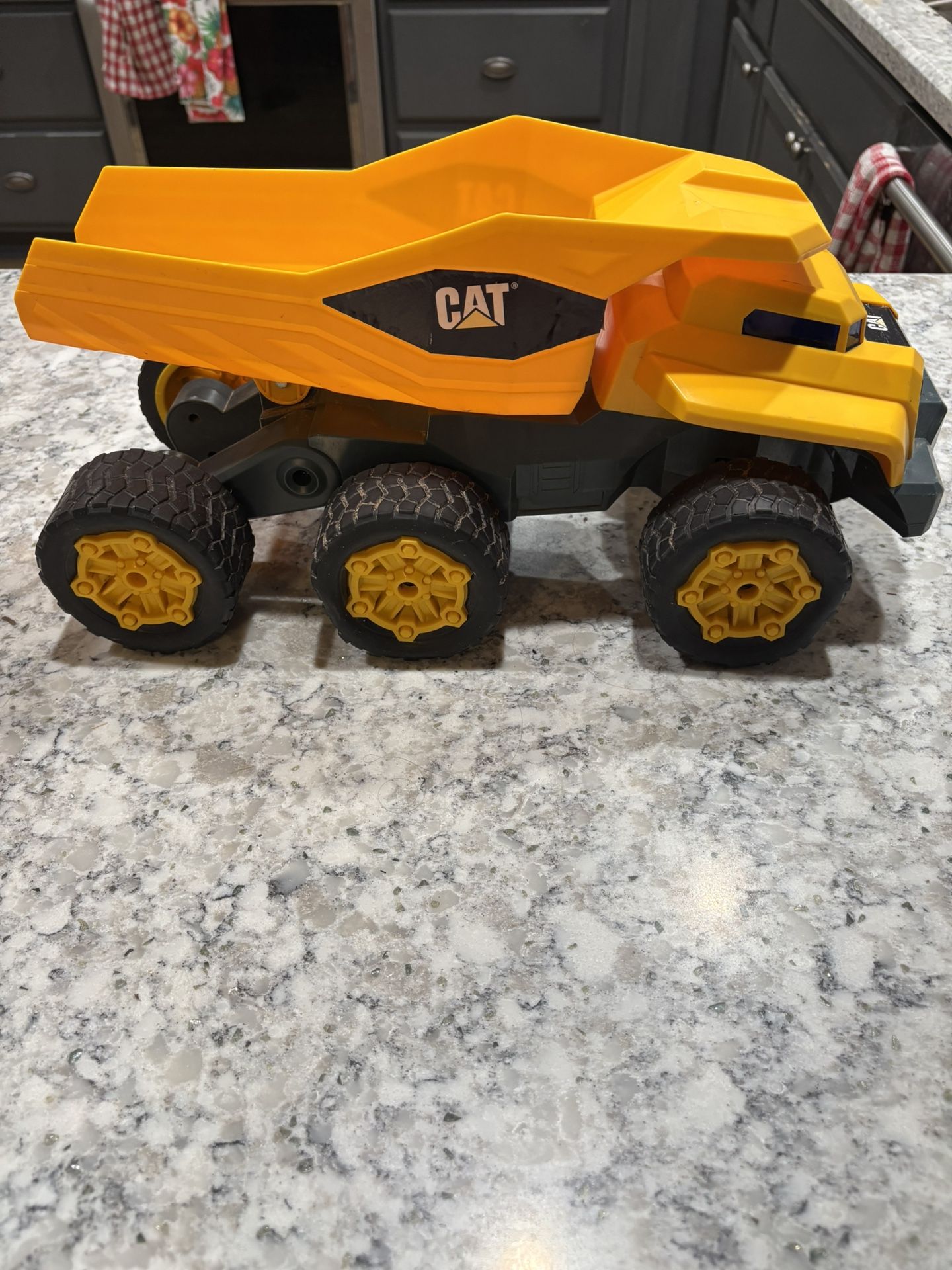 CAT Construction Toy Dump Truck