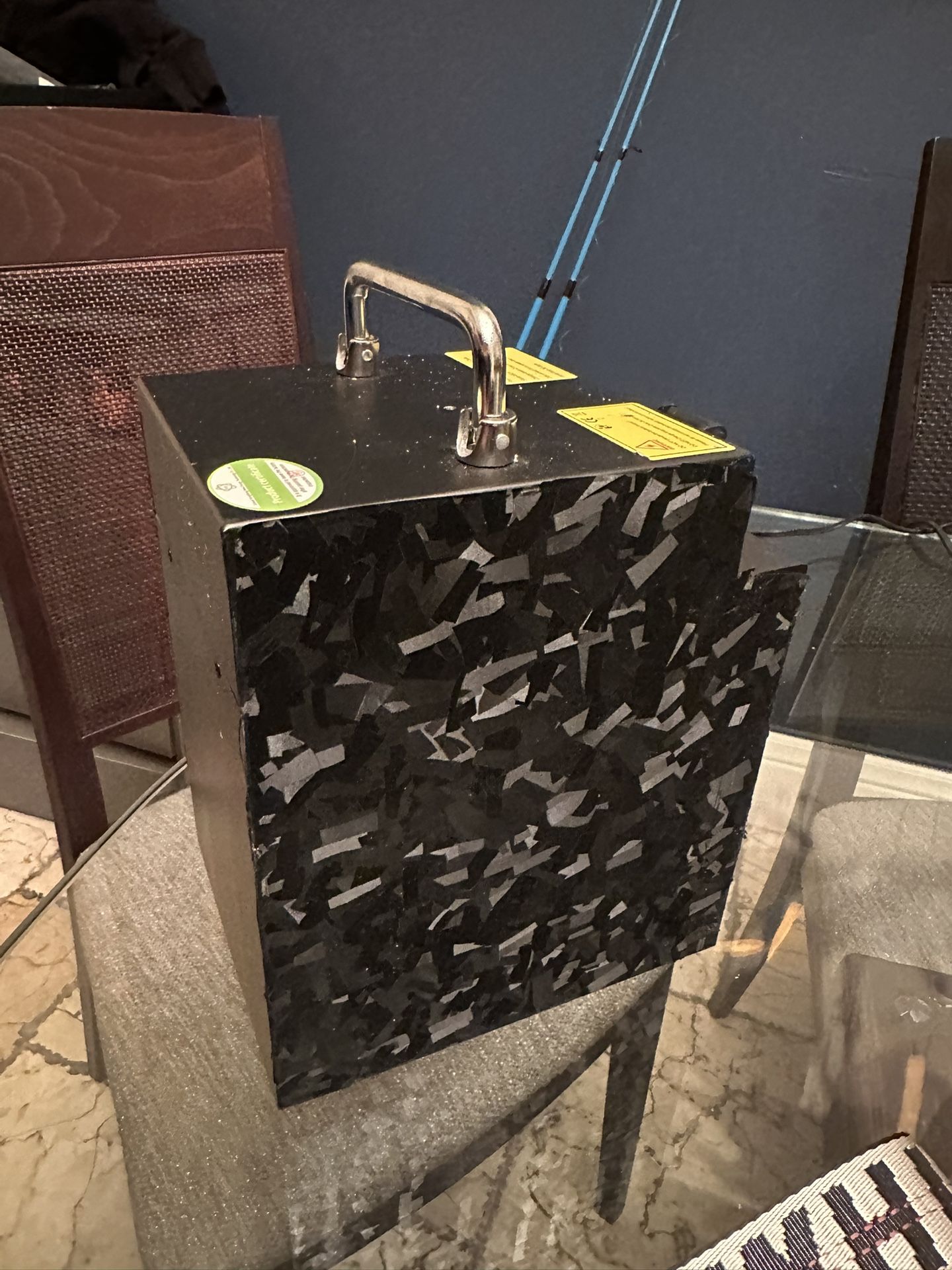 Tuttio Battery Carbon Forge Wrap 305 Miles